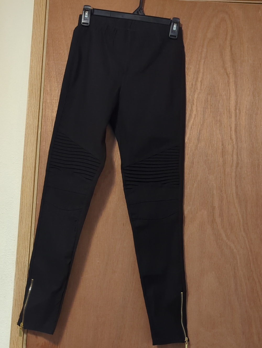 Black Stretch Leggings with Care Label Detail